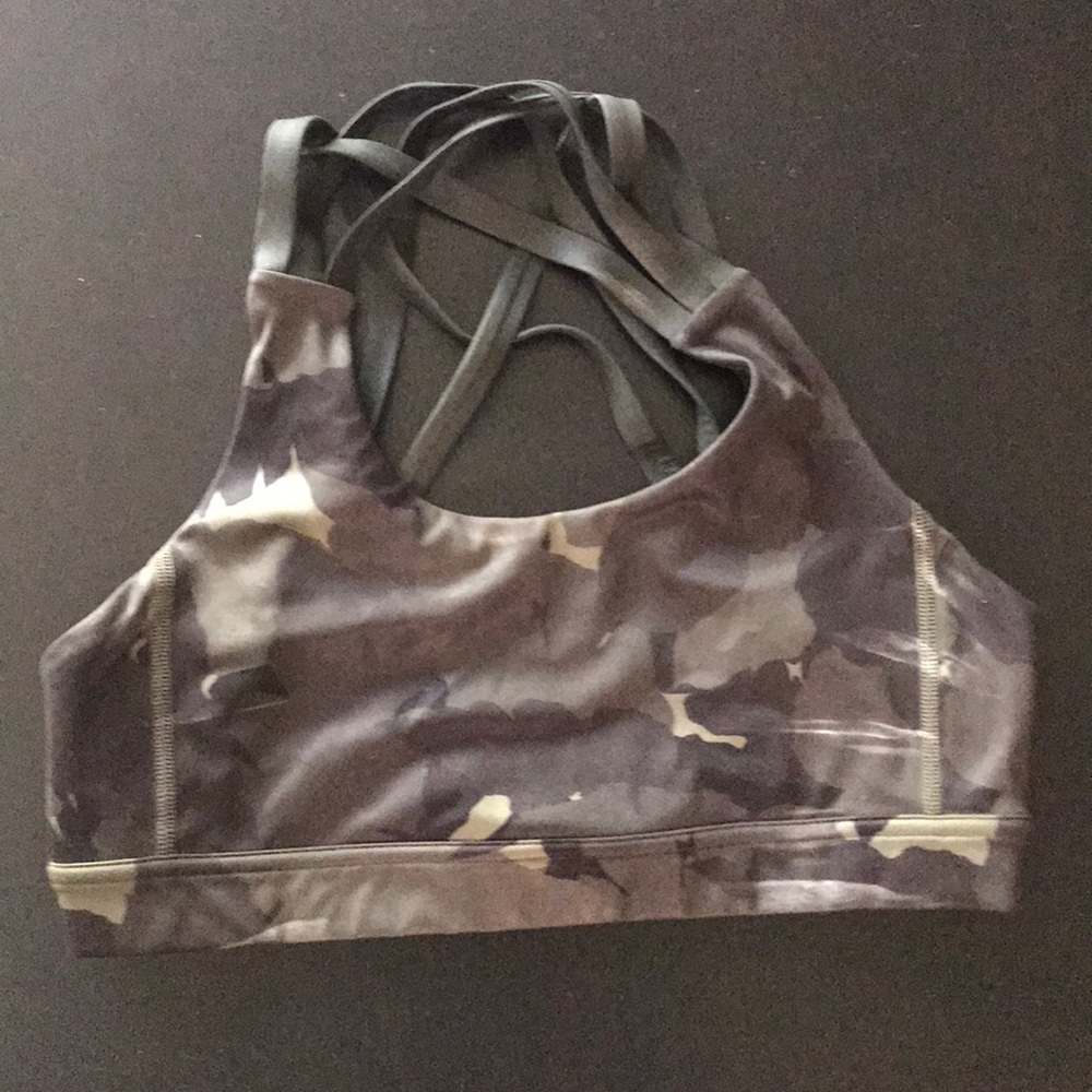 Lululemon sports bra